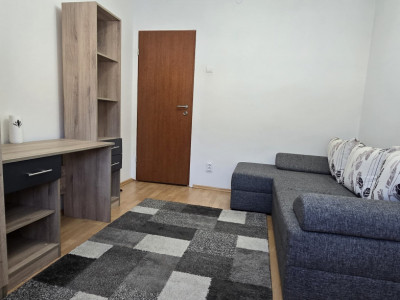 Apartament 3 camere, decomandat  - Str. Siretului