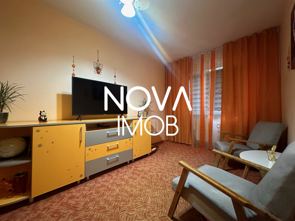 Apartament 3 camere, decomandat - Str. Semaforului