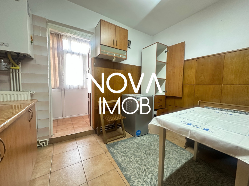 Apartament 2 camere, decomandat, Strand