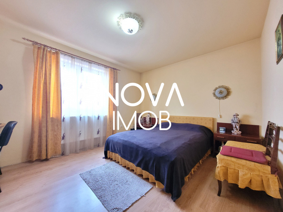 Casa tip duplex cu garaj si deschidere la 2 strazi