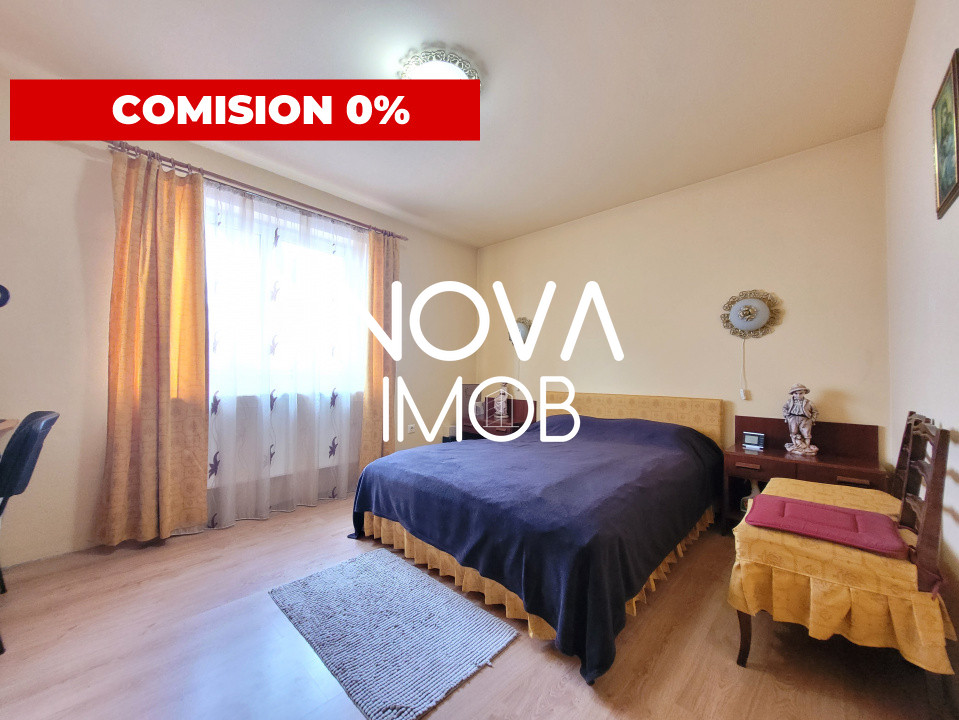 Casa tip duplex cu garaj si deschidere la 2 strazi