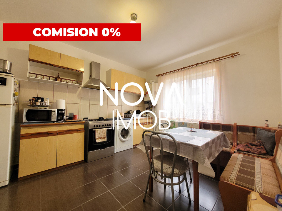 Casa tip duplex cu garaj si deschidere la 2 strazi