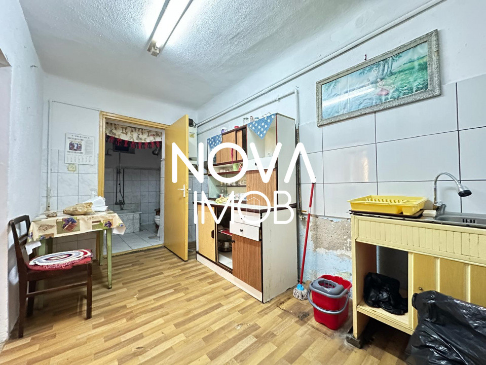Apartament 2 camere + teren + garaj, Str. 9 Mai
