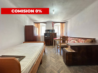 Apartament 2 camere + teren + garaj, Str. 9 Mai