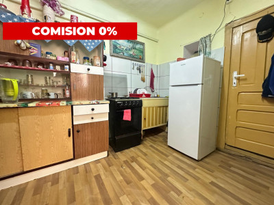 Apartament 2 camere + teren + garaj, Str. 9 Mai