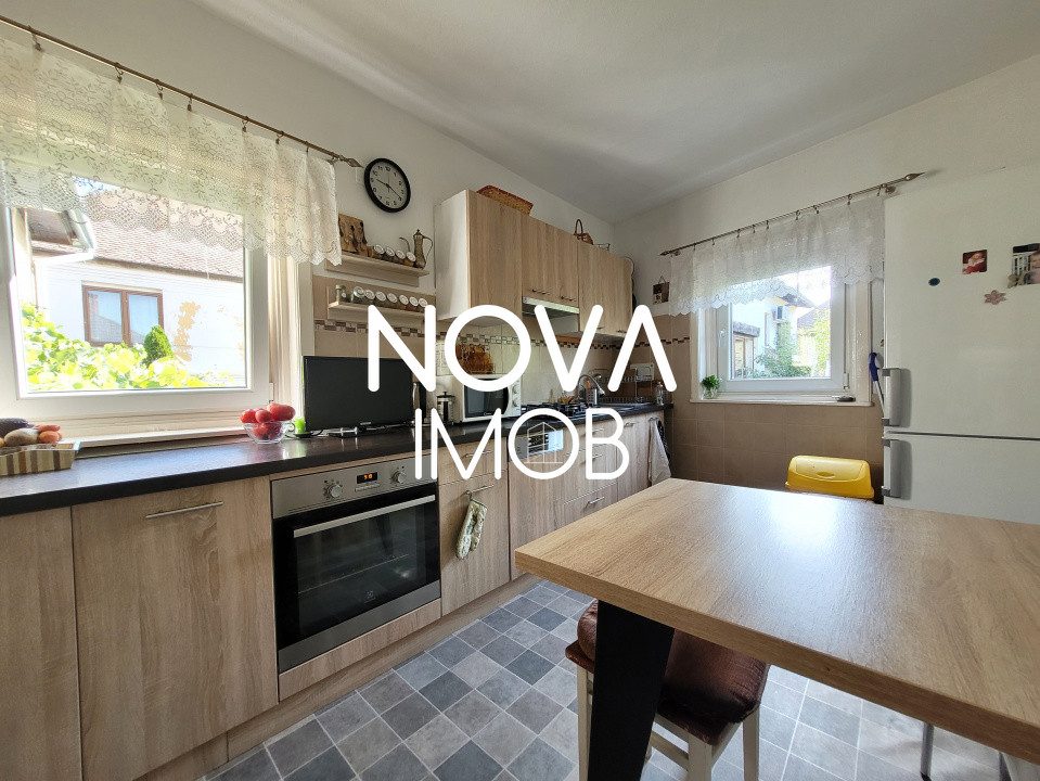 Casa tip duplex (2 apartamente + spatiu comercial) - Parcul Sub Arini - Goga
