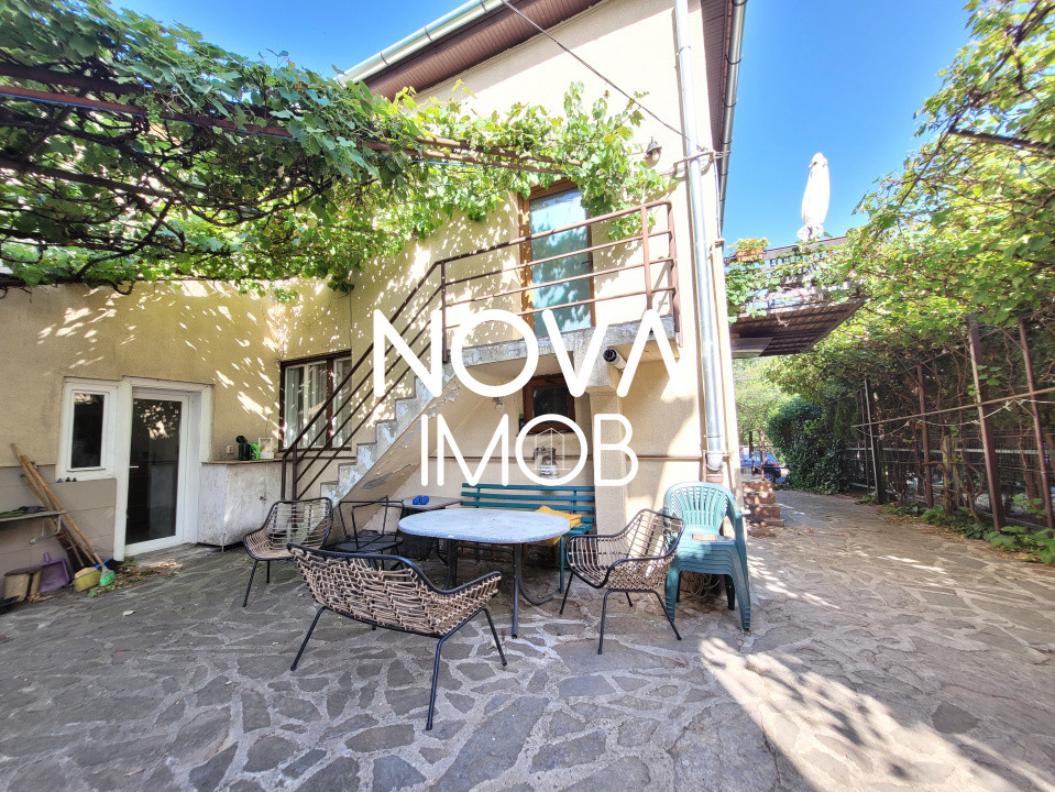 Casa tip duplex (2 apartamente + spatiu comercial) - Parcul Sub Arini - Goga