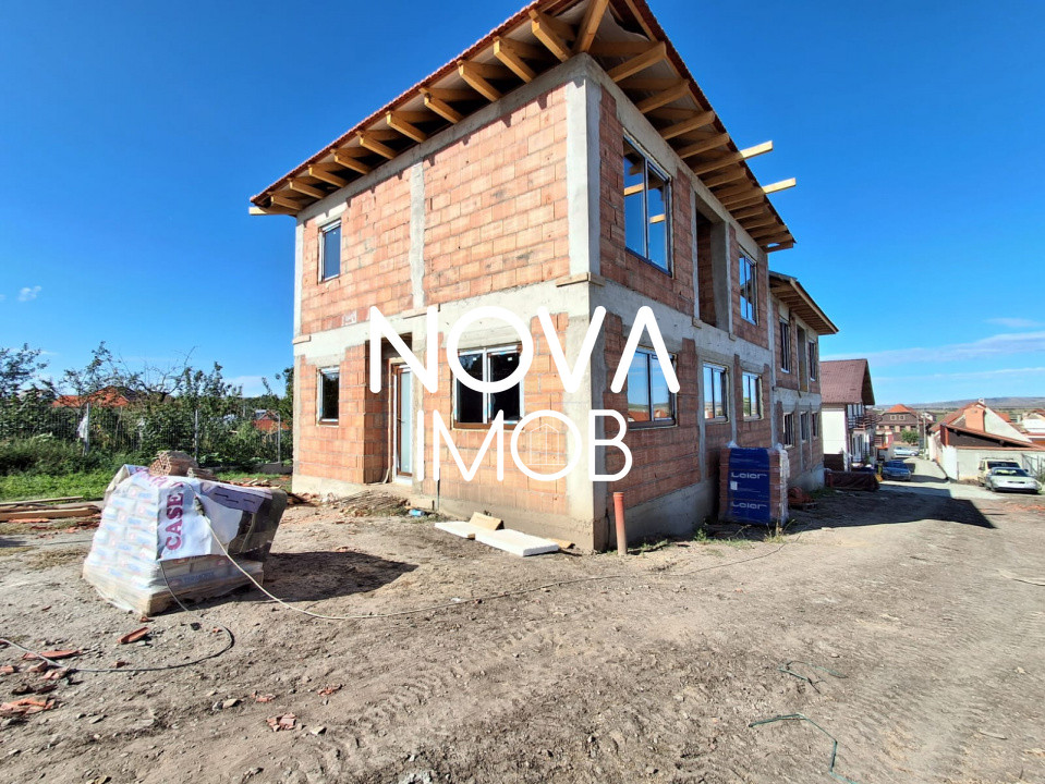 Casa tip duplex, la alb - Sura Mica - COMISION 0
