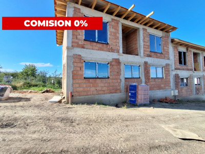 Casa tip duplex, la alb - Sura Mica - COMISION 0