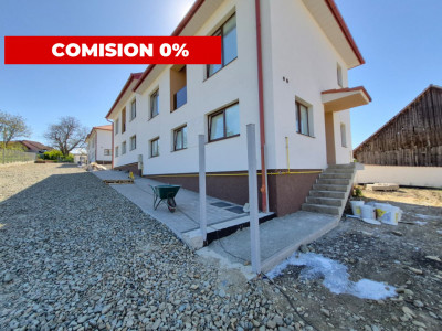 Casa tip duplex, la alb - Sura Mica - COMISION 0