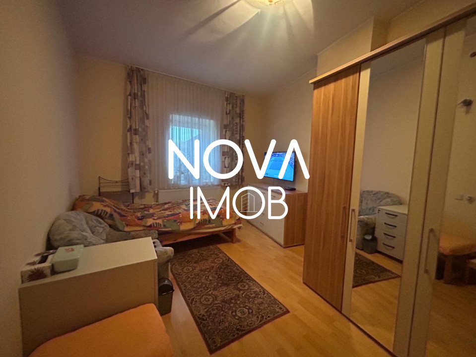 Casa de vanzare 200 mp cu spatiu comercial la parter, strada Lunga