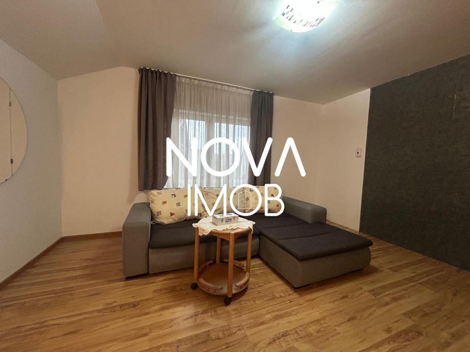 Casa de vanzare 200 mp cu spatiu comercial la parter, strada Lunga