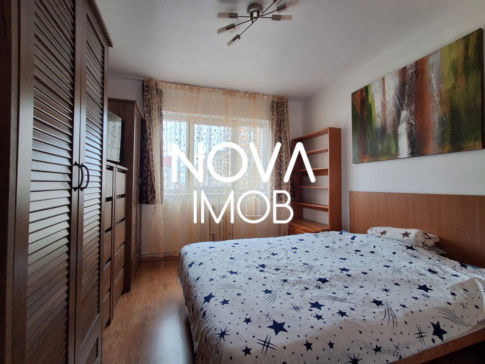 Apartament de inchiriat 3 camere etajul 4, cu lift,  Zona Vasile Aaron 