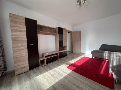 Apartament cu 2 camere, decomandat, Str. Liviu Ciulei