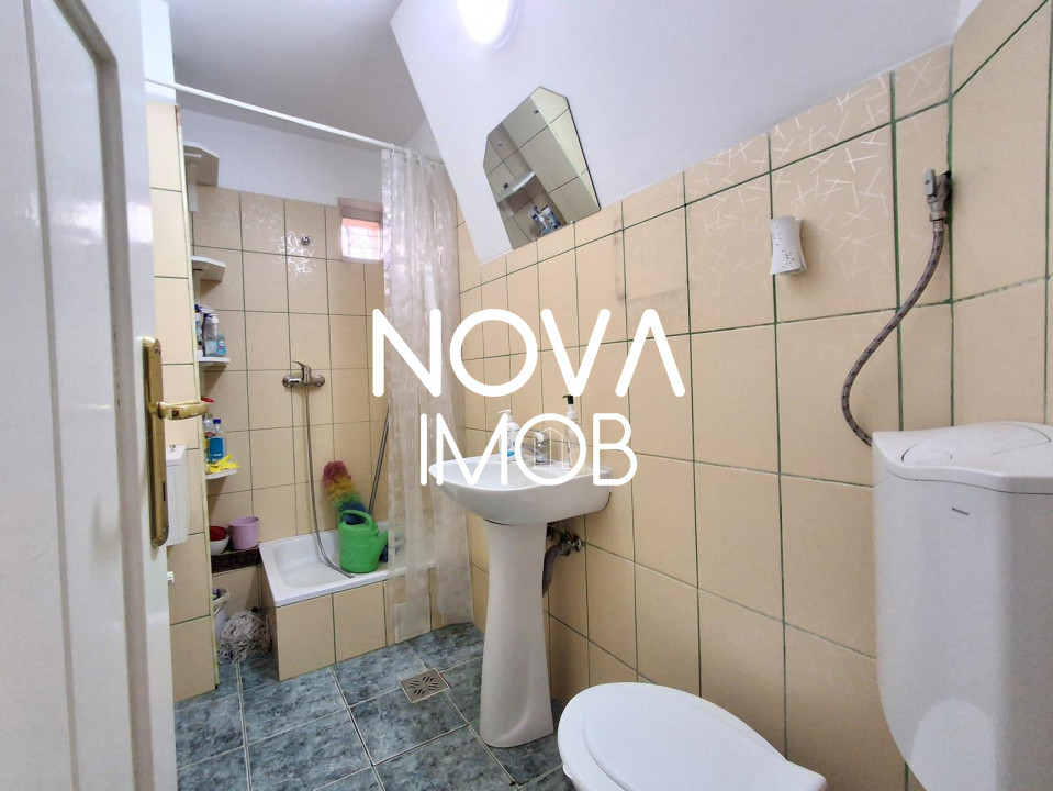 Apartament 4 camere de vanzare, Central