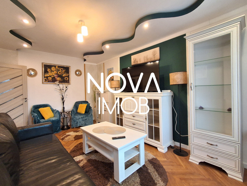 Apartament de inchiriat 3 camere etajul 4, cu lift,  Zona Vasile Aaron 