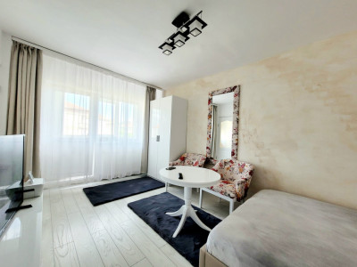 De inchiriat garsoniera- Zona Strand