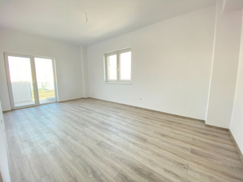 Apartament 2 camere, decomandat cu vedere spre munti 