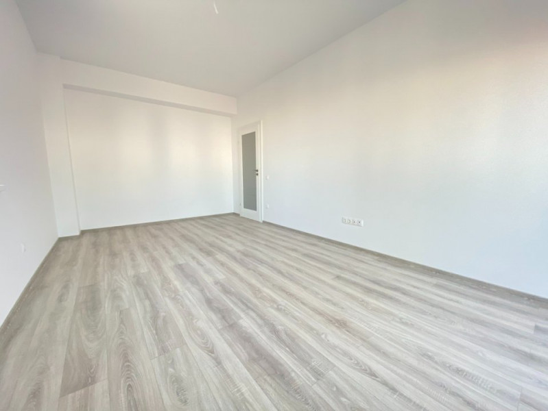 Apartament 2 camere, decomandat cu vedere spre munti 