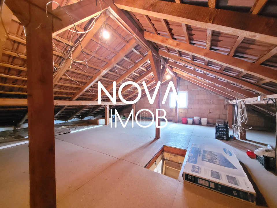 Casa tip duplex cu garaj si deschidere la 2 strazi