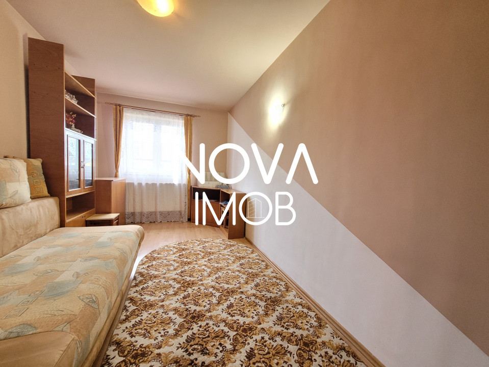 Casa tip duplex cu garaj si deschidere la 2 strazi