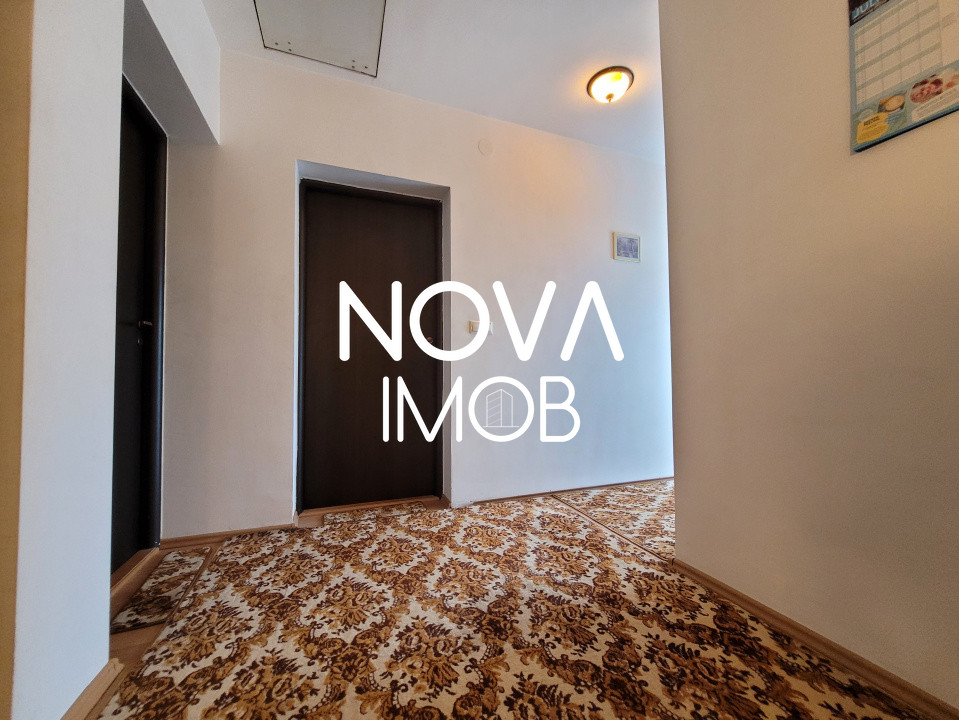 Casa tip duplex cu garaj si deschidere la 2 strazi