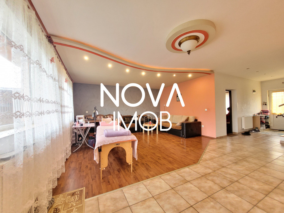 Casa tip duplex cu garaj si deschidere la 2 strazi