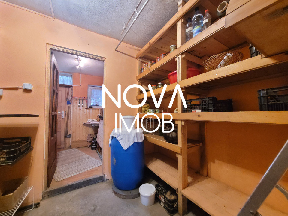 Casa tip duplex cu garaj si deschidere la 2 strazi