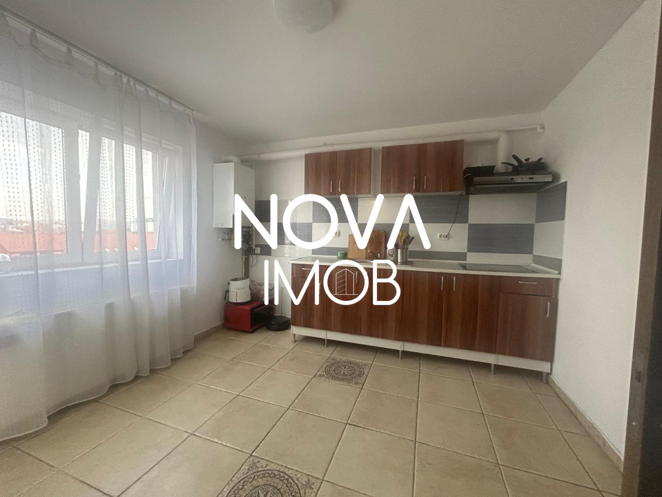 Apartament spatios 3 camere, loc de parcare, cartier privat, zona Kogalniceanu