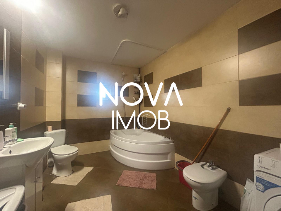 Apartament spatios 3 camere, loc de parcare, cartier privat, zona Kogalniceanu