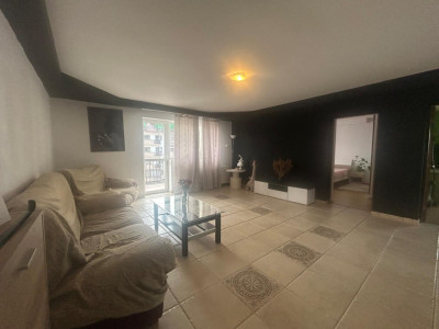 Apartament spatios 3 camere, loc de parcare, cartier privat, zona Kogalniceanu