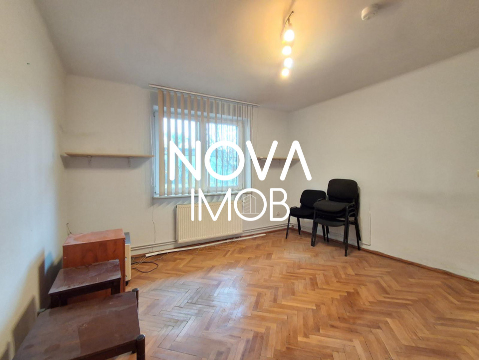 Apartament 4 camere de vanzare, Central