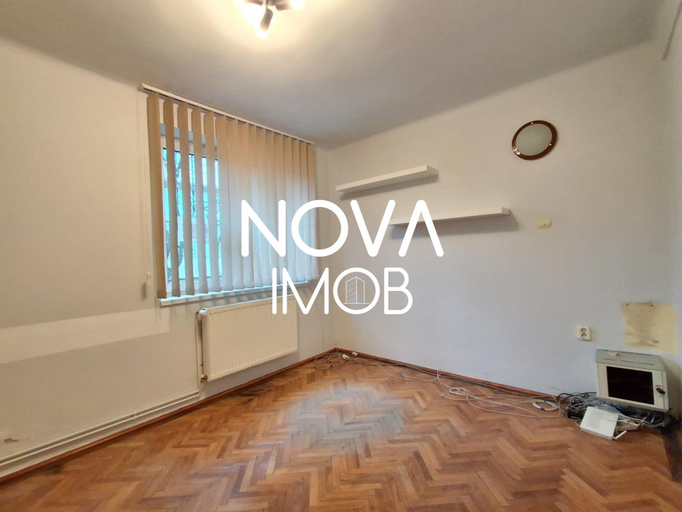 Apartament 4 camere de vanzare, Central