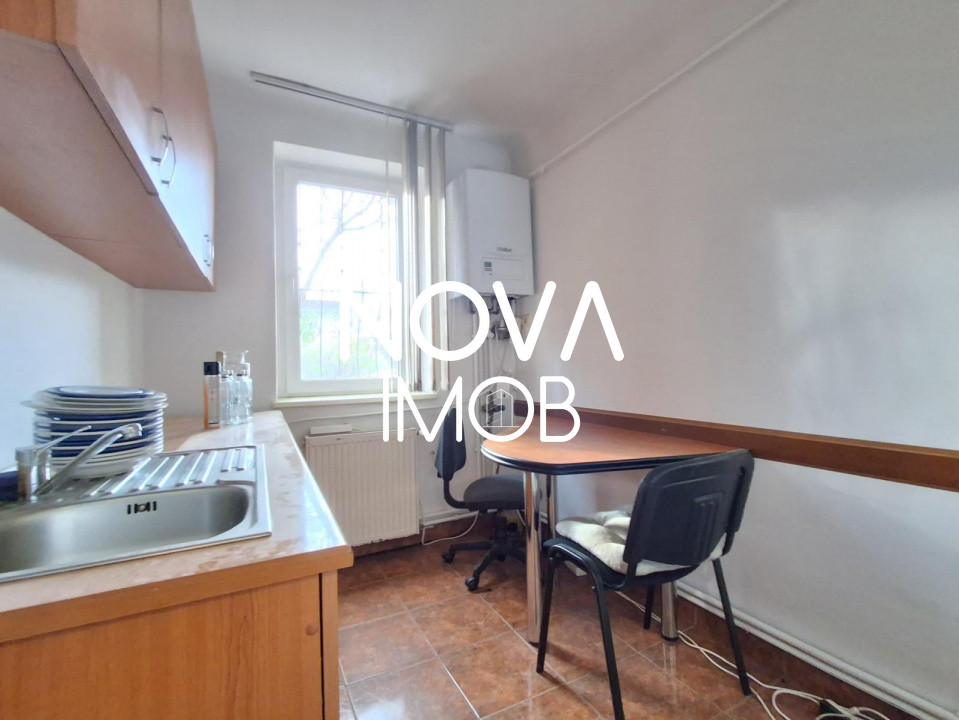 Apartament 4 camere de vanzare, Central