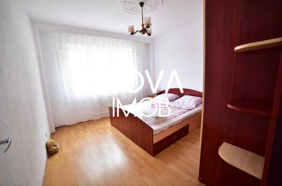 Apartament 3 camere de inchiriat - Vasile Aaron