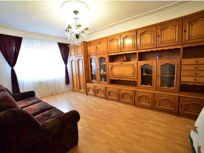 Apartament 3 camere de inchiriat - Vasile Aaron