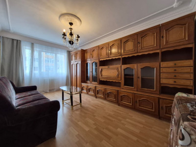 Apartament 3 camere de inchiriat - Vasile Aaron