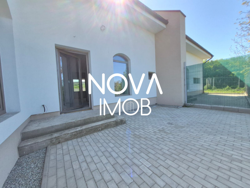 Casa generoasa cu 5 camere, 2 bai, dressing si parcare – Sura Mica