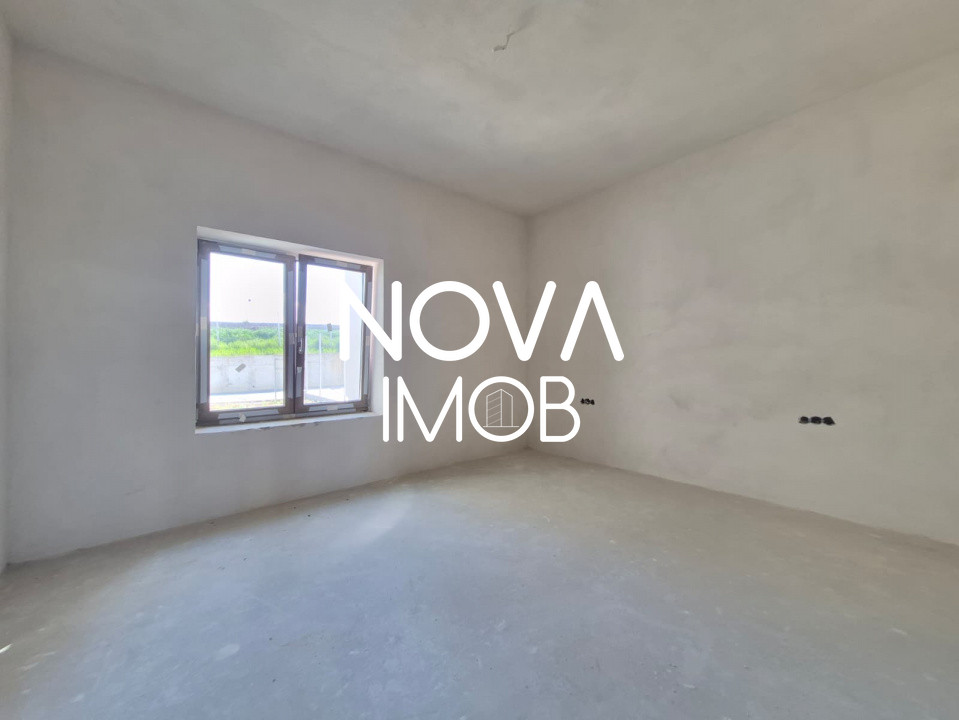 Casa generoasa cu 5 camere, 2 bai, dressing si parcare – Sura Mica