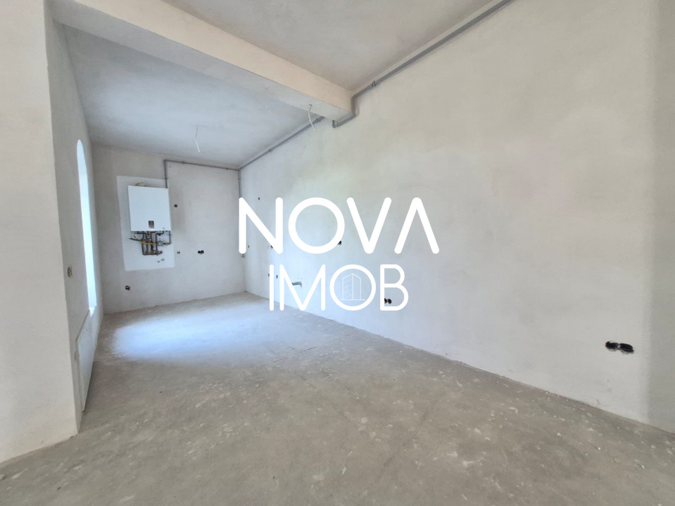 Casa generoasa cu 5 camere, 2 bai, dressing si parcare – Sura Mica