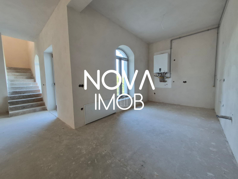 Casa generoasa cu 5 camere, 2 bai, dressing si parcare – Sura Mica