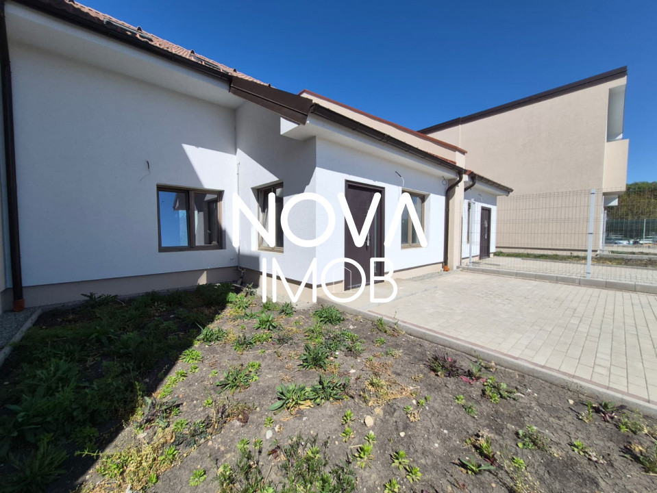 Casa generoasa cu 5 camere, 2 bai, dressing si parcare – Sura Mica