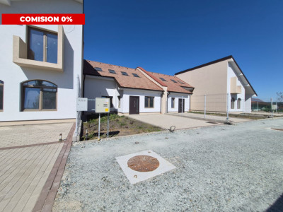 Casa generoasa cu 5 camere, 2 bai, dressing si parcare – Sura Mica