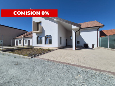 Casa generoasa cu 7 camere, 3 bai, dressing si parcare – Sura Mica