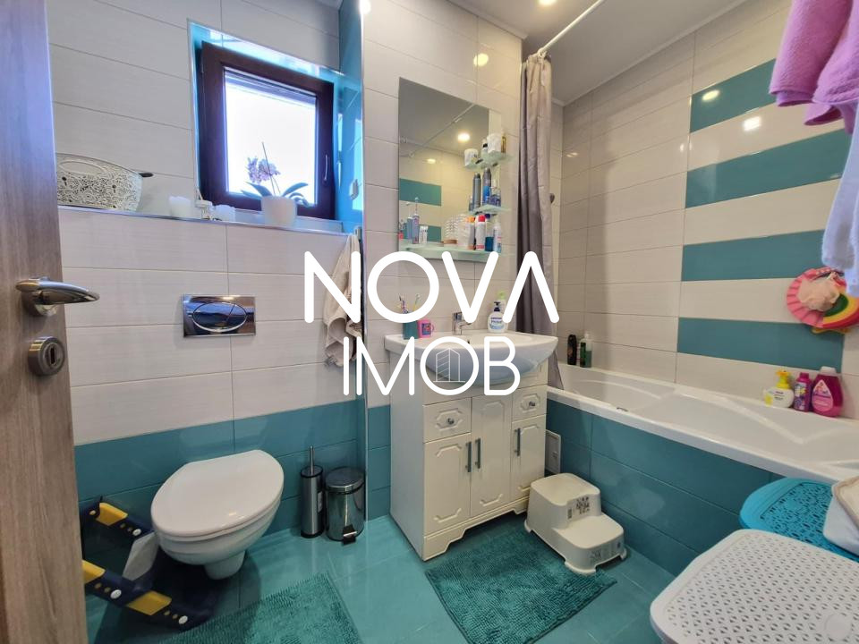 Apartament 3 camere , Str. Doamna Stanca