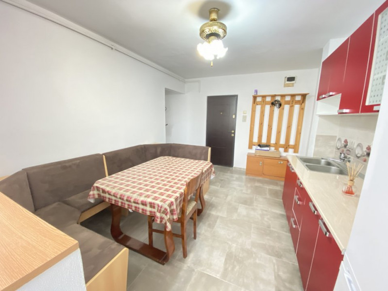 Apartament 2 camere decomandat in Vasile Aaron pentru inchiriat