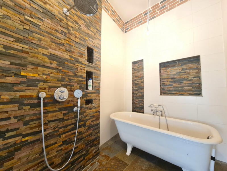 Apartament 4 camere ultracentral pentru inchiriat