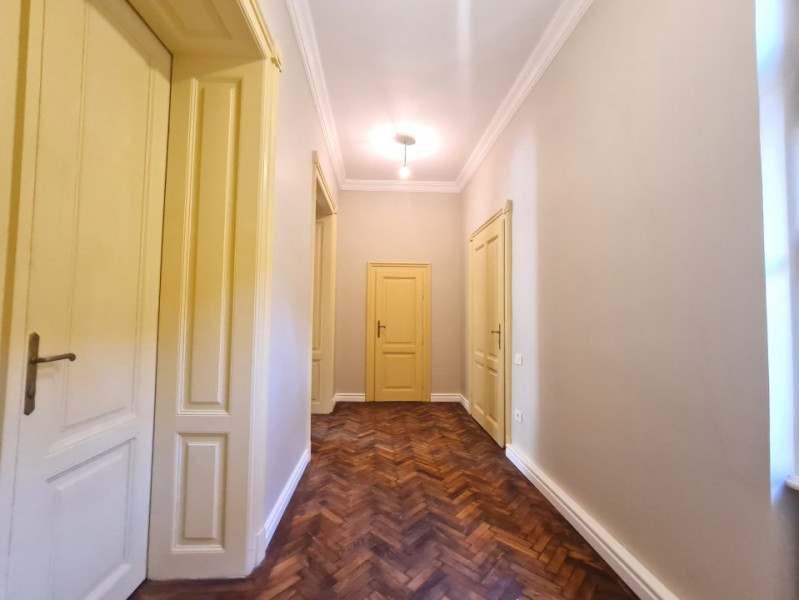 Apartament 4 camere ultracentral pentru inchiriat
