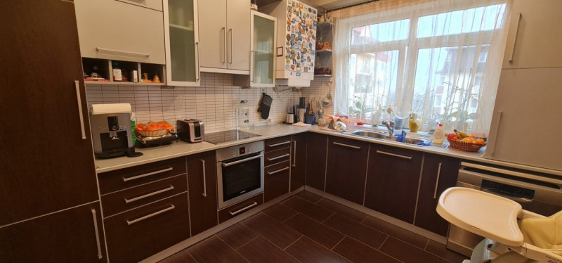 Apartament 3 camere, bloc nou - Strand