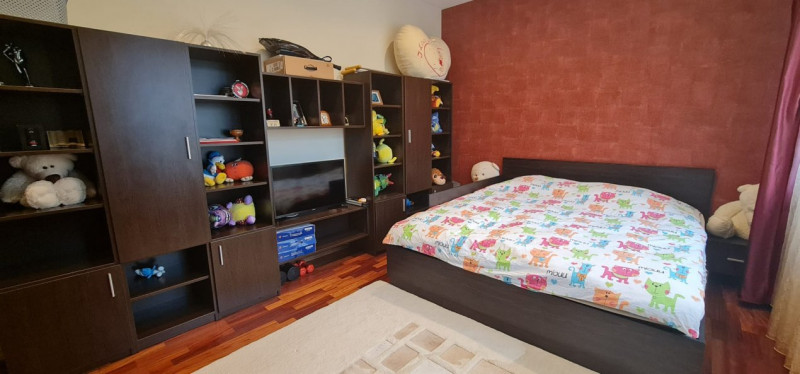 Apartament 3 camere, bloc nou - Strand